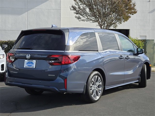 New 2026 Honda Odyssey Touring image 5