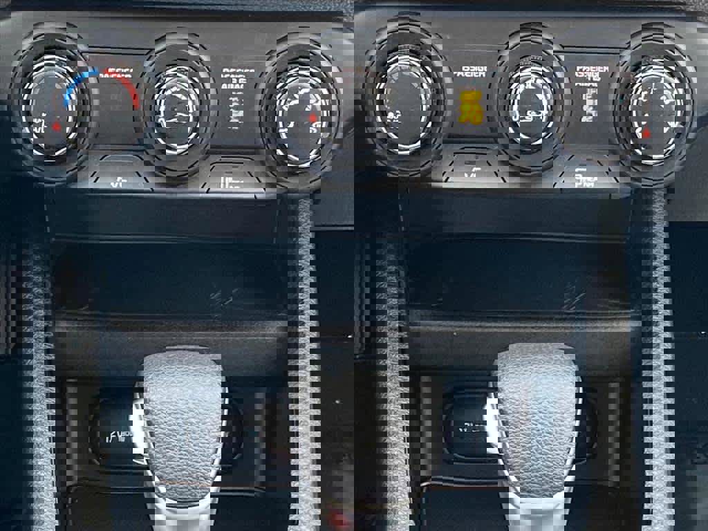 Used 2022 Kia Forte LXS image 11