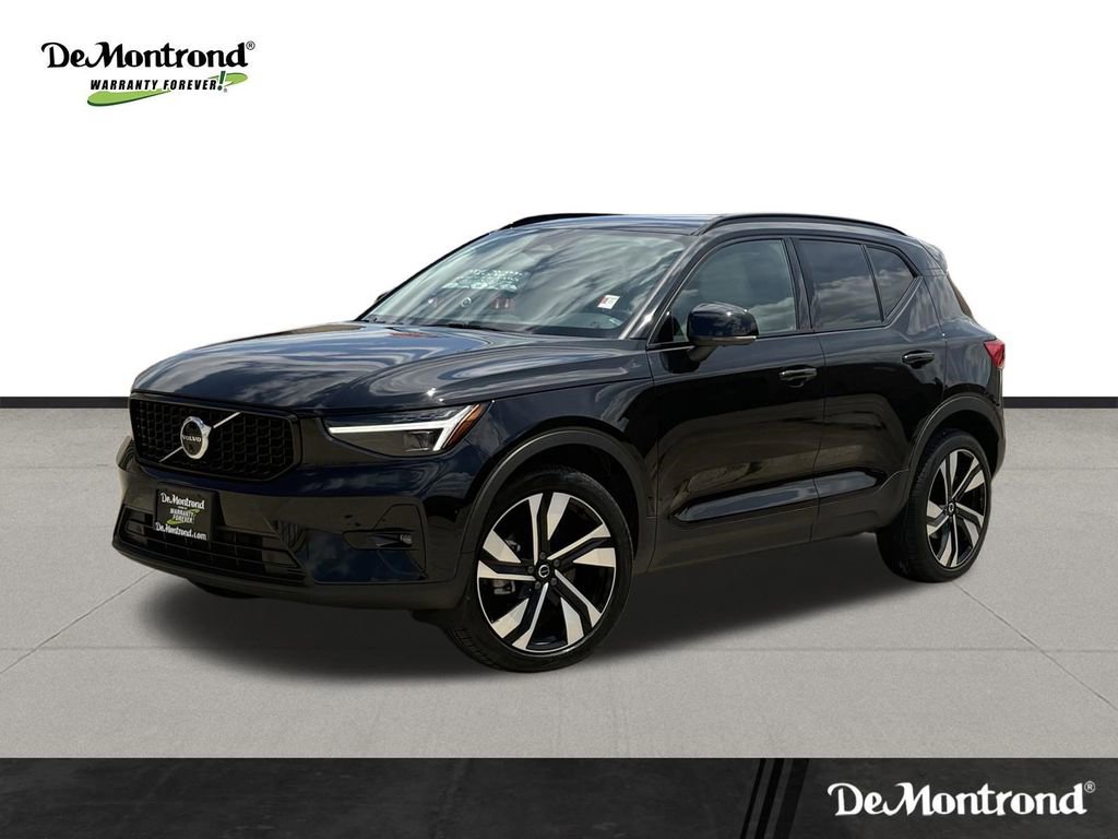 Used 2025 Volvo XC40 B5 Ultra w/ Protection Package Premier AWD/4WD video 1