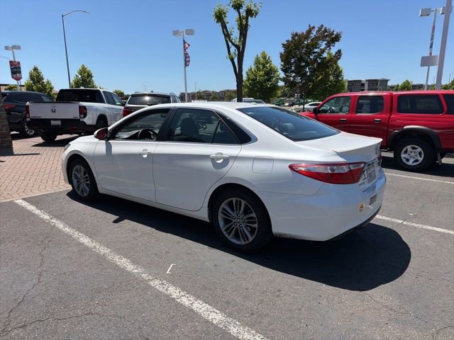Used 2017 Toyota Camry SE w/ Moonroof Package FWD image 9