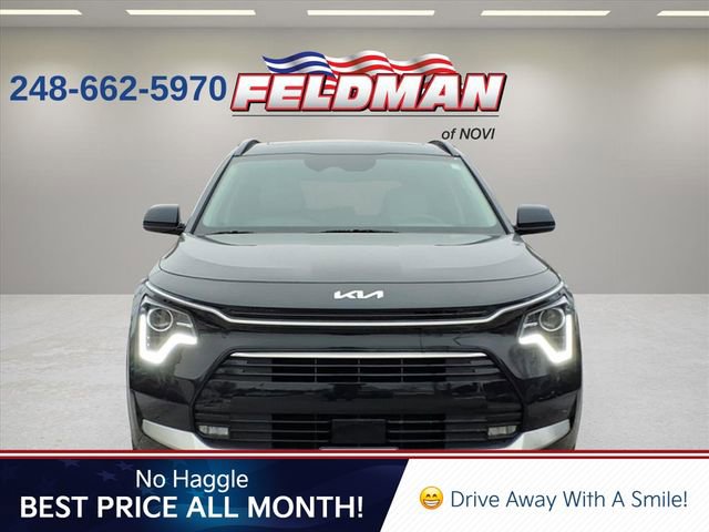 Used 2024 Kia Niro EX Touring image 2