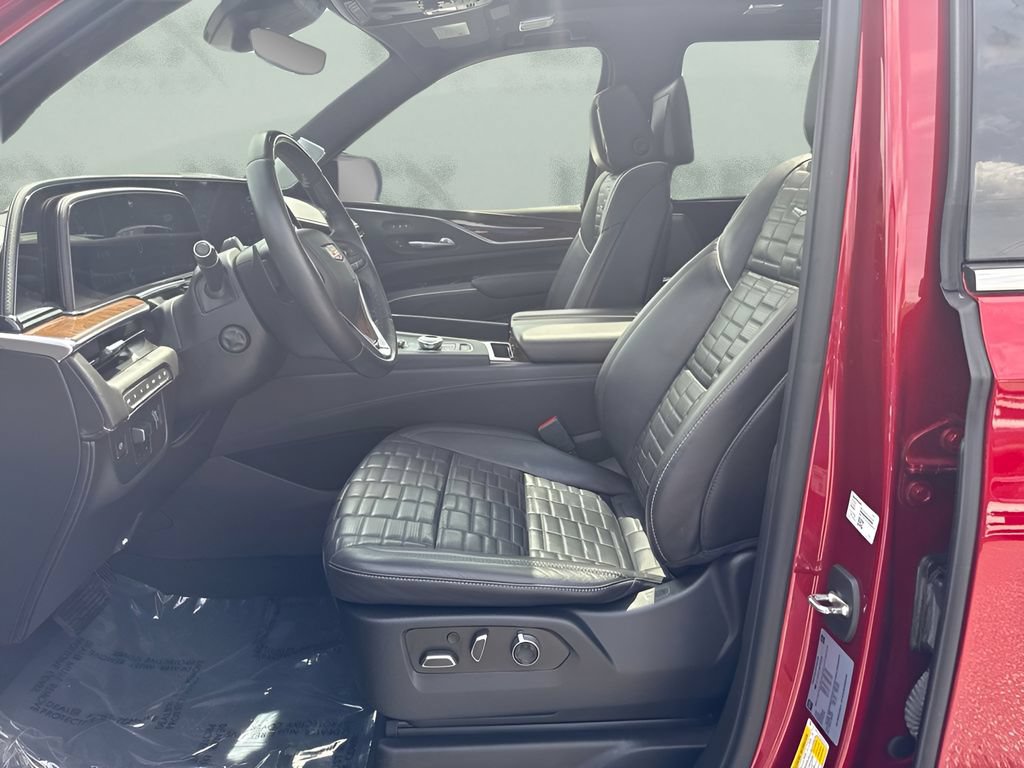 Used 2021 Cadillac Escalade Premium Luxury Platinum w/ LPO, Radiant Package AWD/4WD image 5