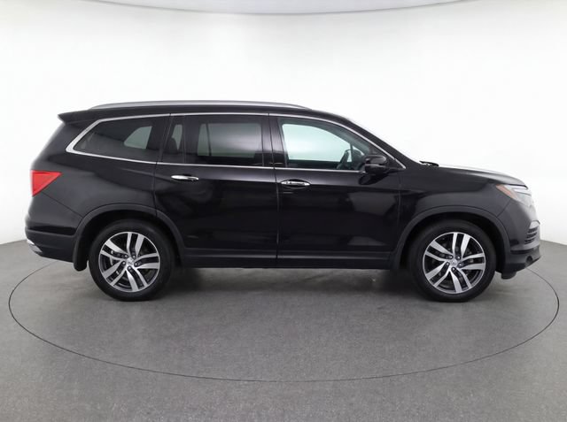 Used 2017 Honda Pilot Touring image 2