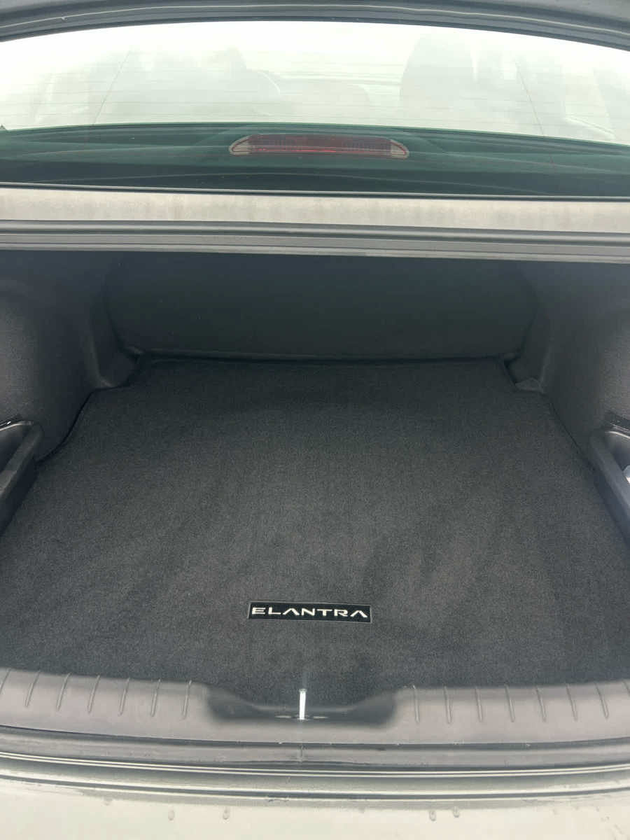 Used 2026 Hyundai Elantra Hybrid w/ Cargo Package FWD image 26