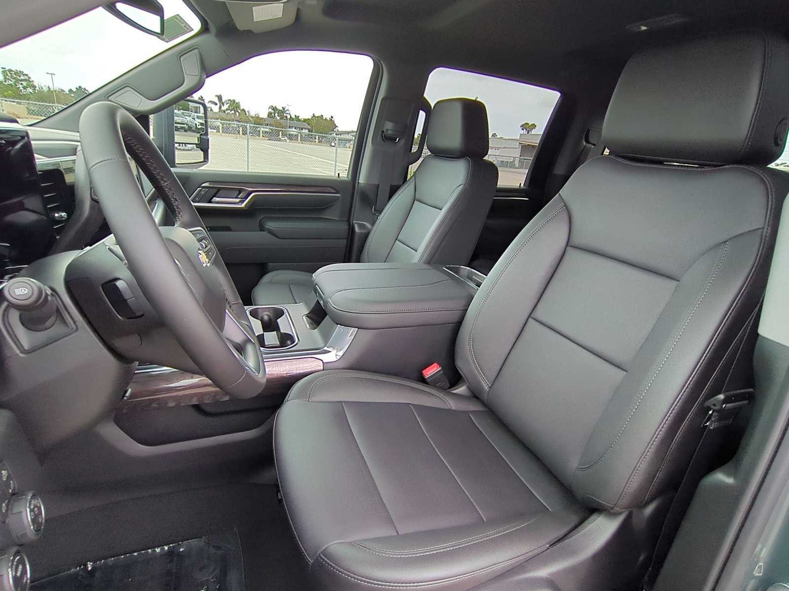 New 2026 Chevrolet Silverado 2500 LTZ w/ LTZ Convenience Package AWD/4WD image 23