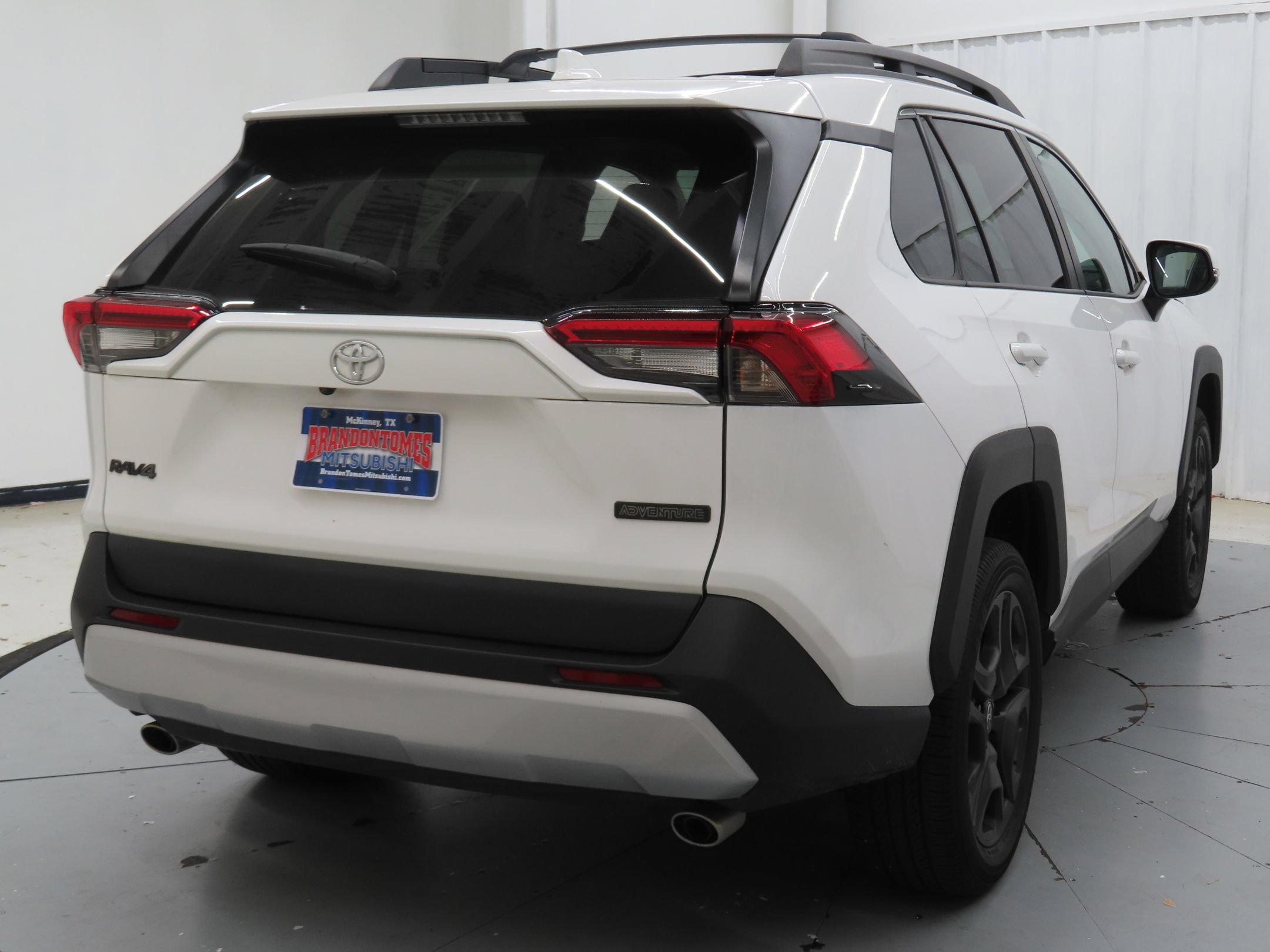Used 2024 Toyota RAV4 Adventure w/ Convenience Package AWD/4WD image 3