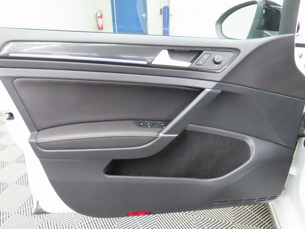 Used 2016 Volkswagen Golf R 4-Door image 49