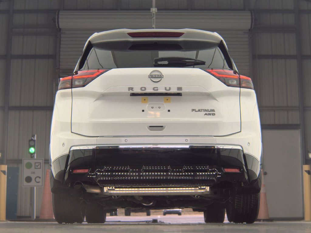 Certified 2026 Nissan Rogue Platinum w/ Platinum Premium Package AWD/4WD image 5