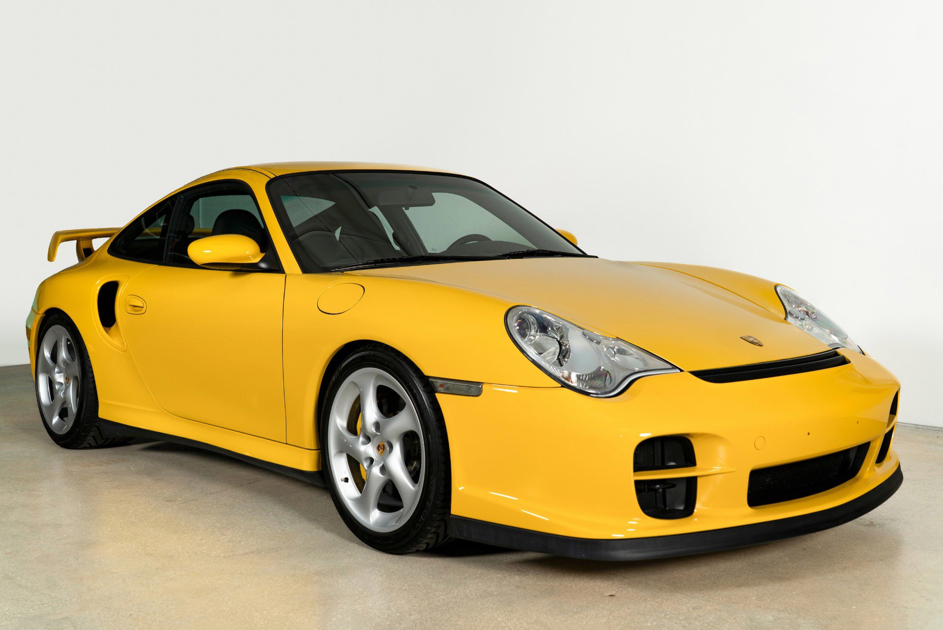 Used 2003 Porsche 911 GT2 RWD image 4