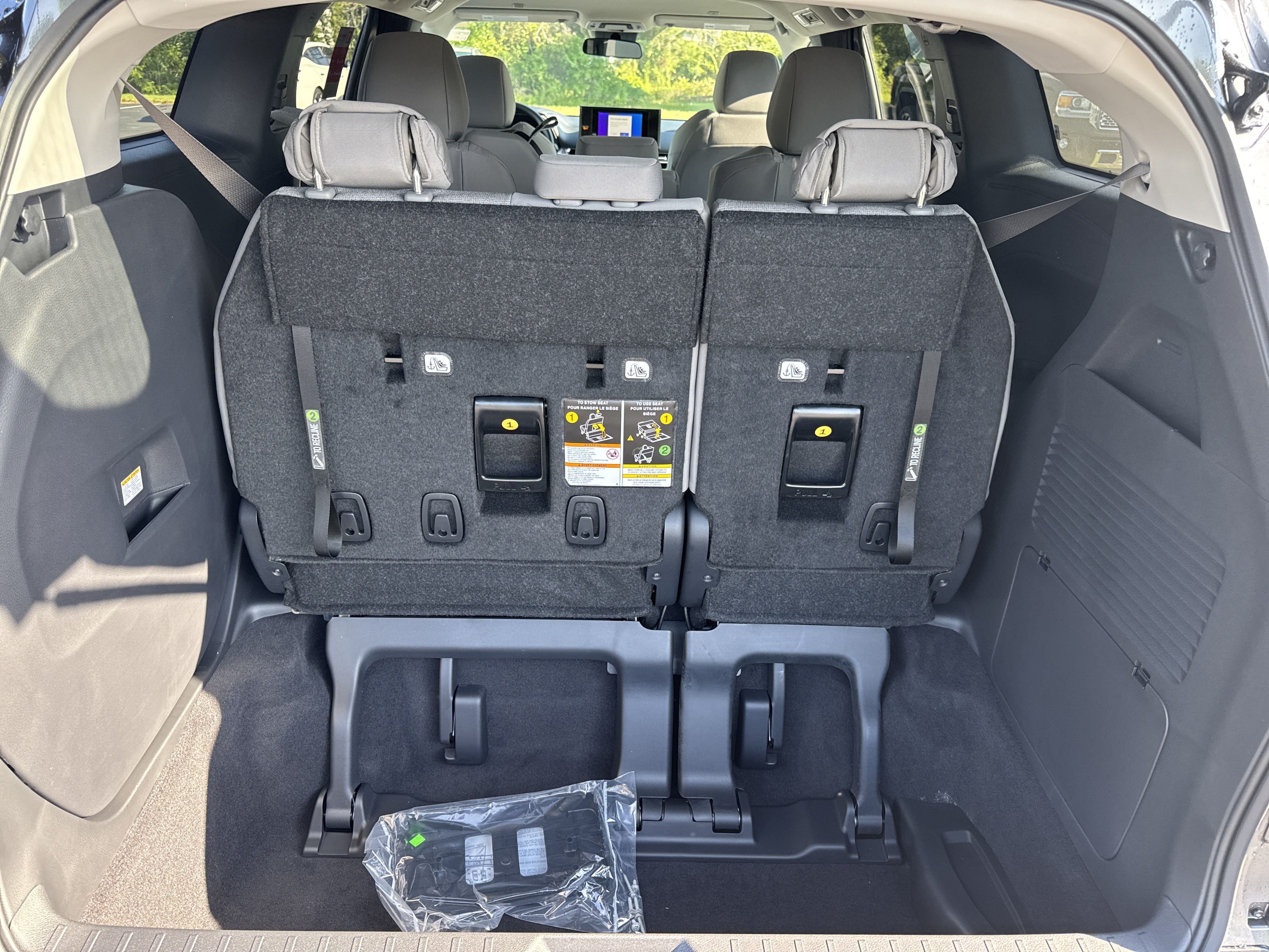 New 2025 Toyota Sienna LE FWD image 35