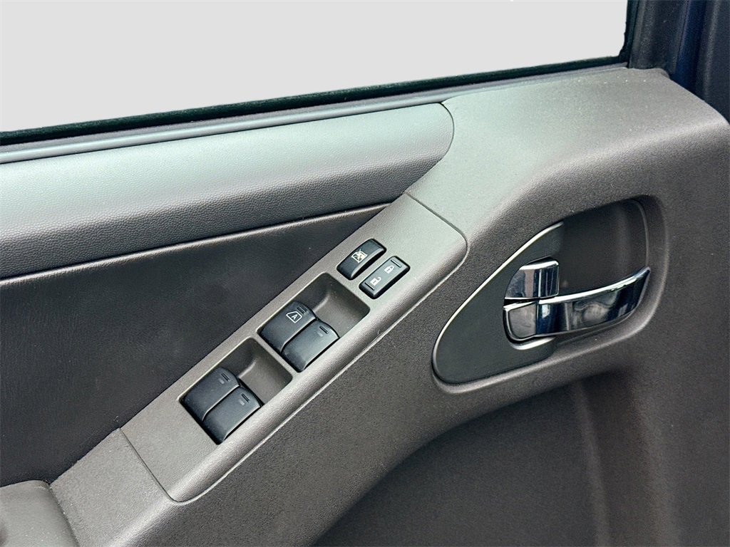 Used 2020 Nissan Frontier PRO-4X image 18