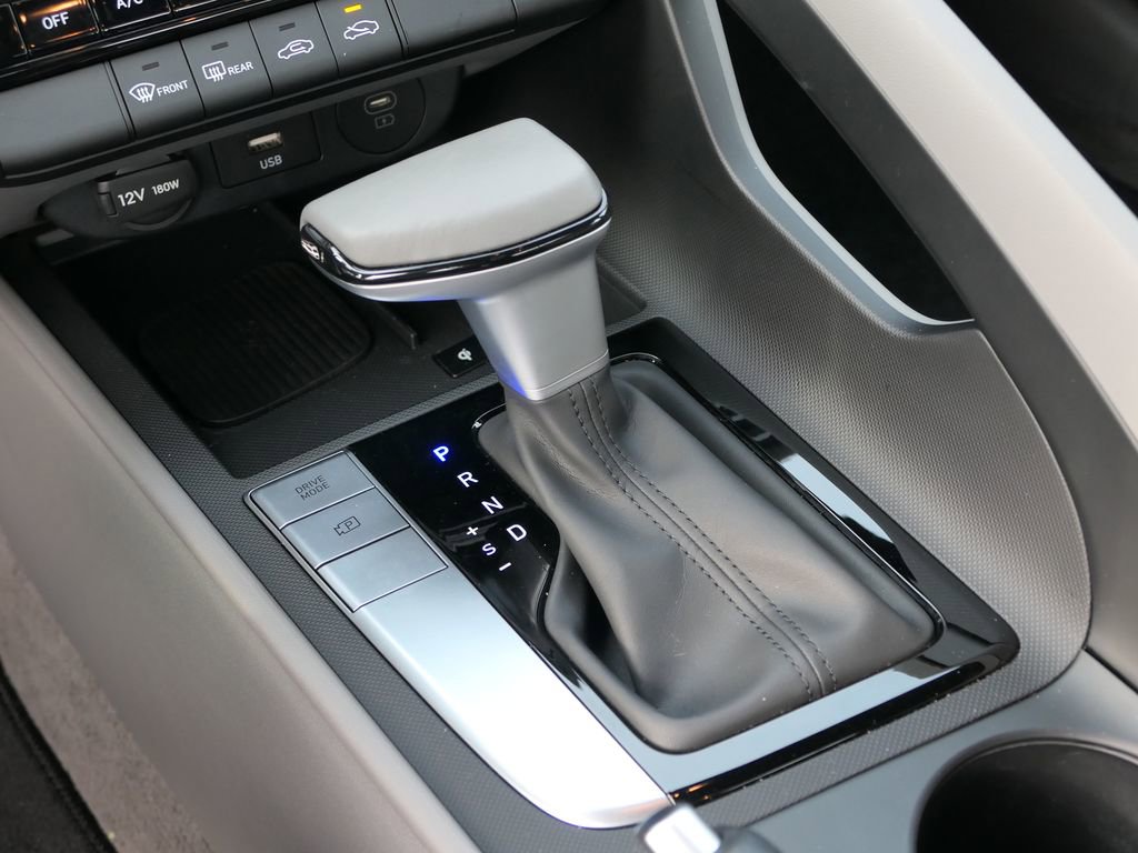 Certified 2025 Hyundai Elantra Sport image 19