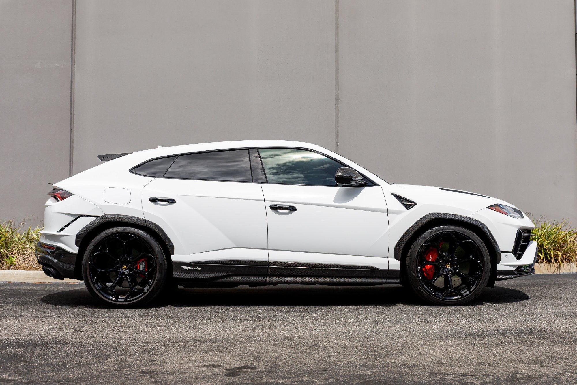 Used 2024 Lamborghini Urus Performante AWD/4WD image 6