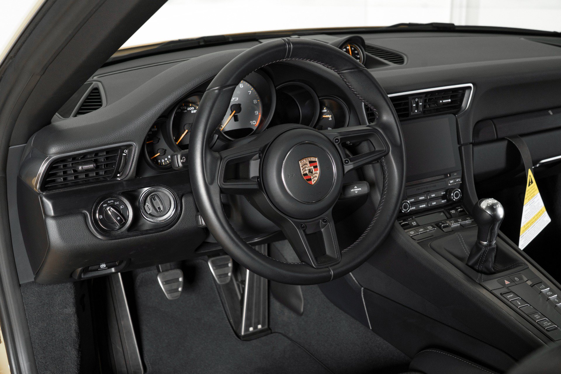 Used 2019 Porsche 911 GT3 RWD image 17
