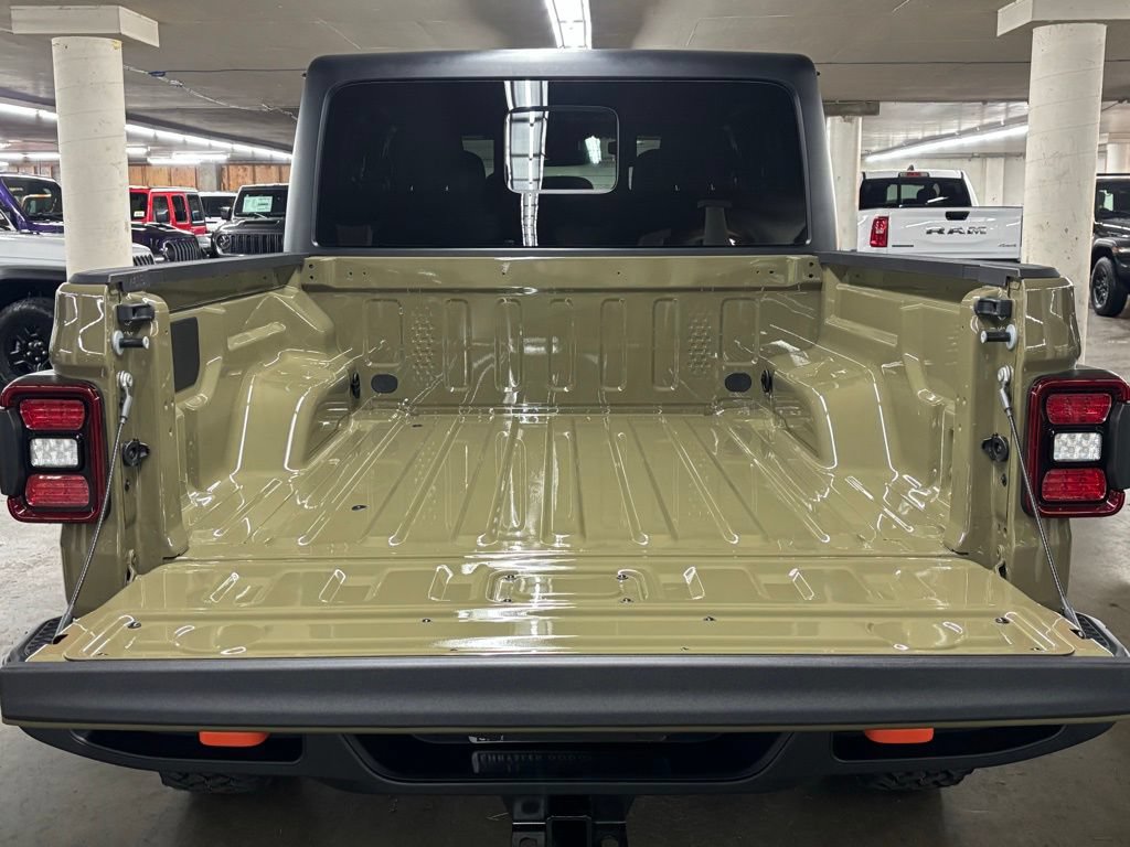 New 2026 Jeep Gladiator Mojave w/ Technology Group AWD/4WD image 7