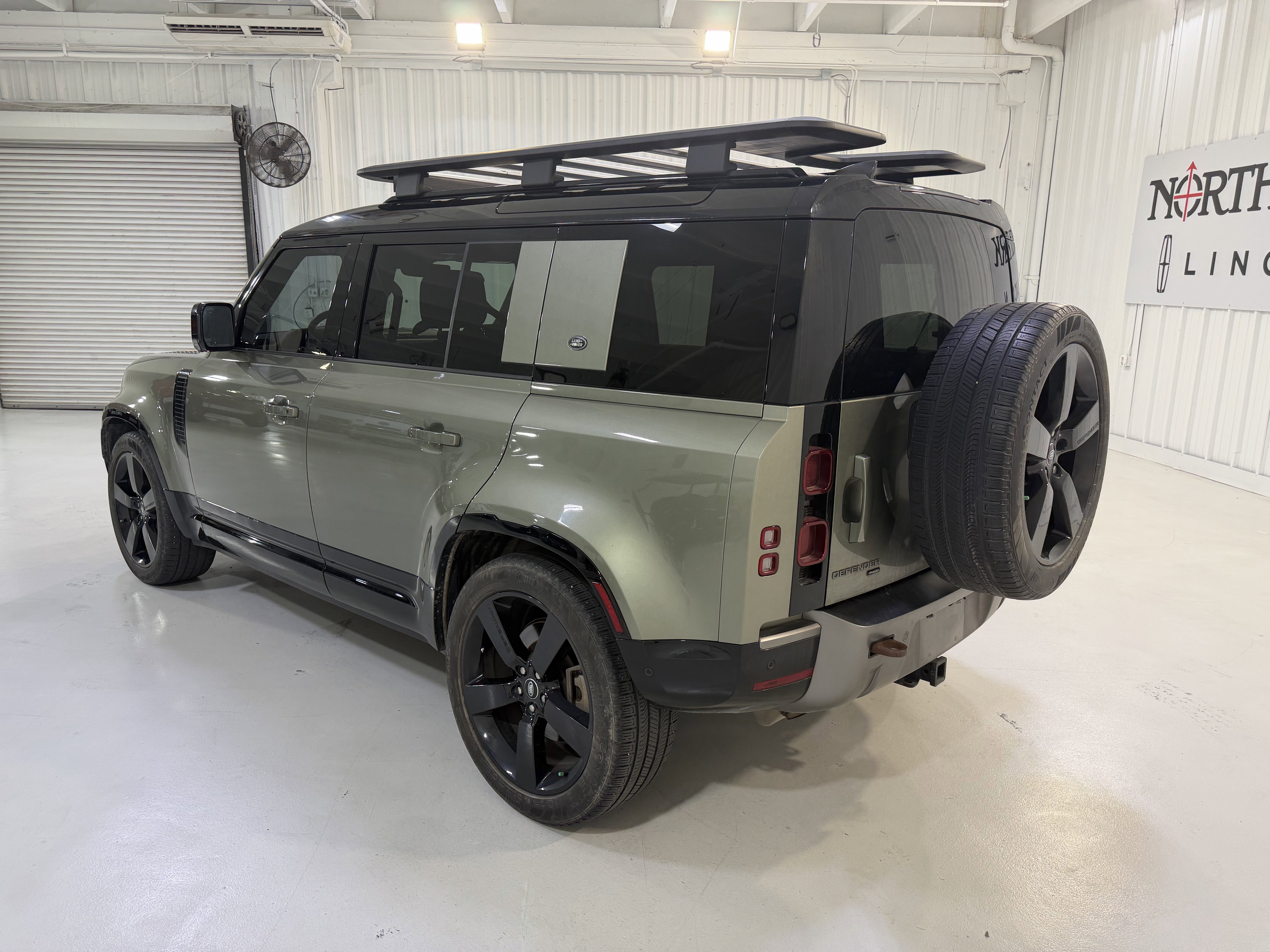 Used 2023 Land Rover Defender 110 X-Dynamic SE AWD/4WD image 3