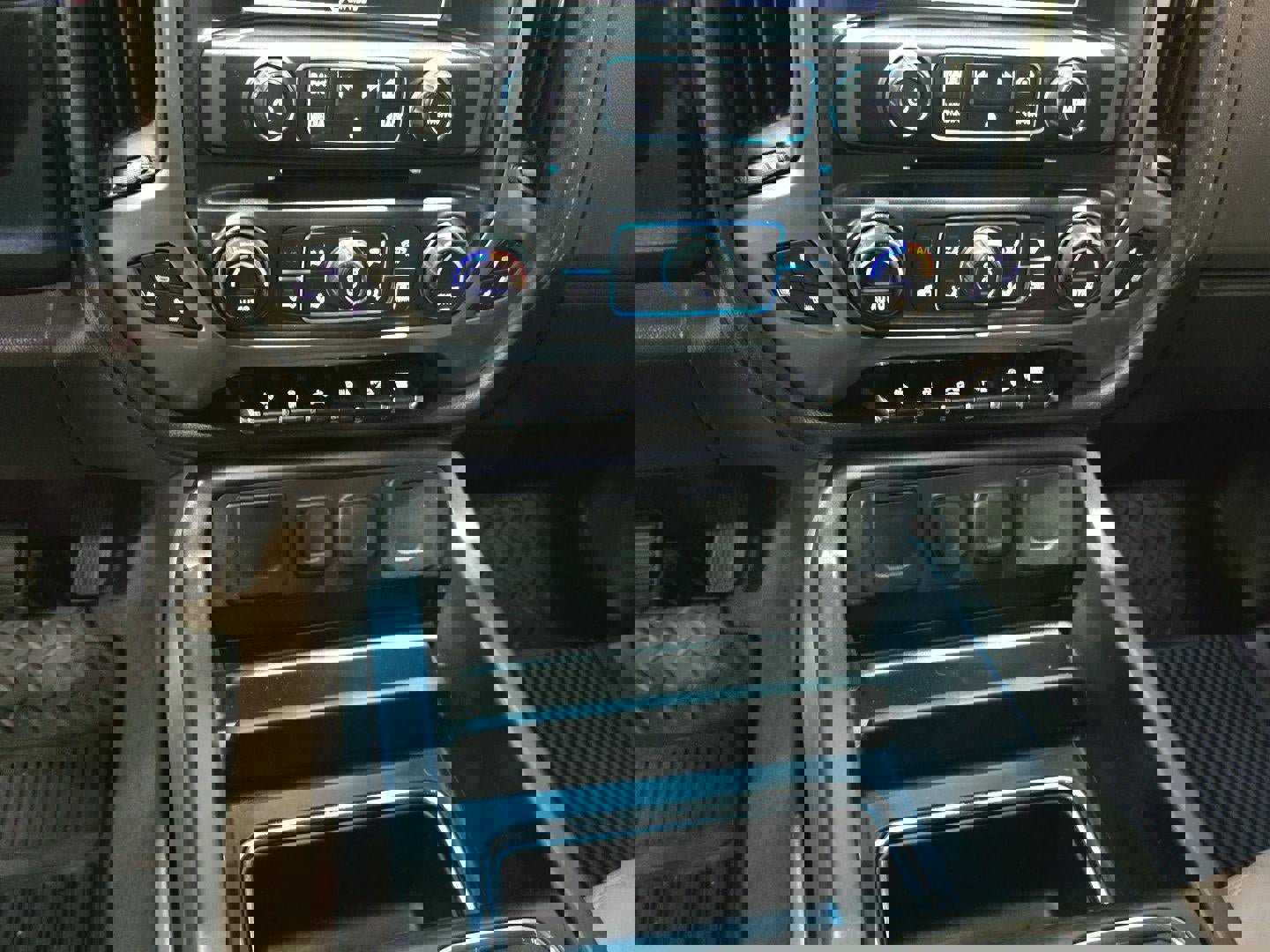 Used 2018 Chevrolet Silverado 2500 LTZ w/ Duramax Plus Package image 12