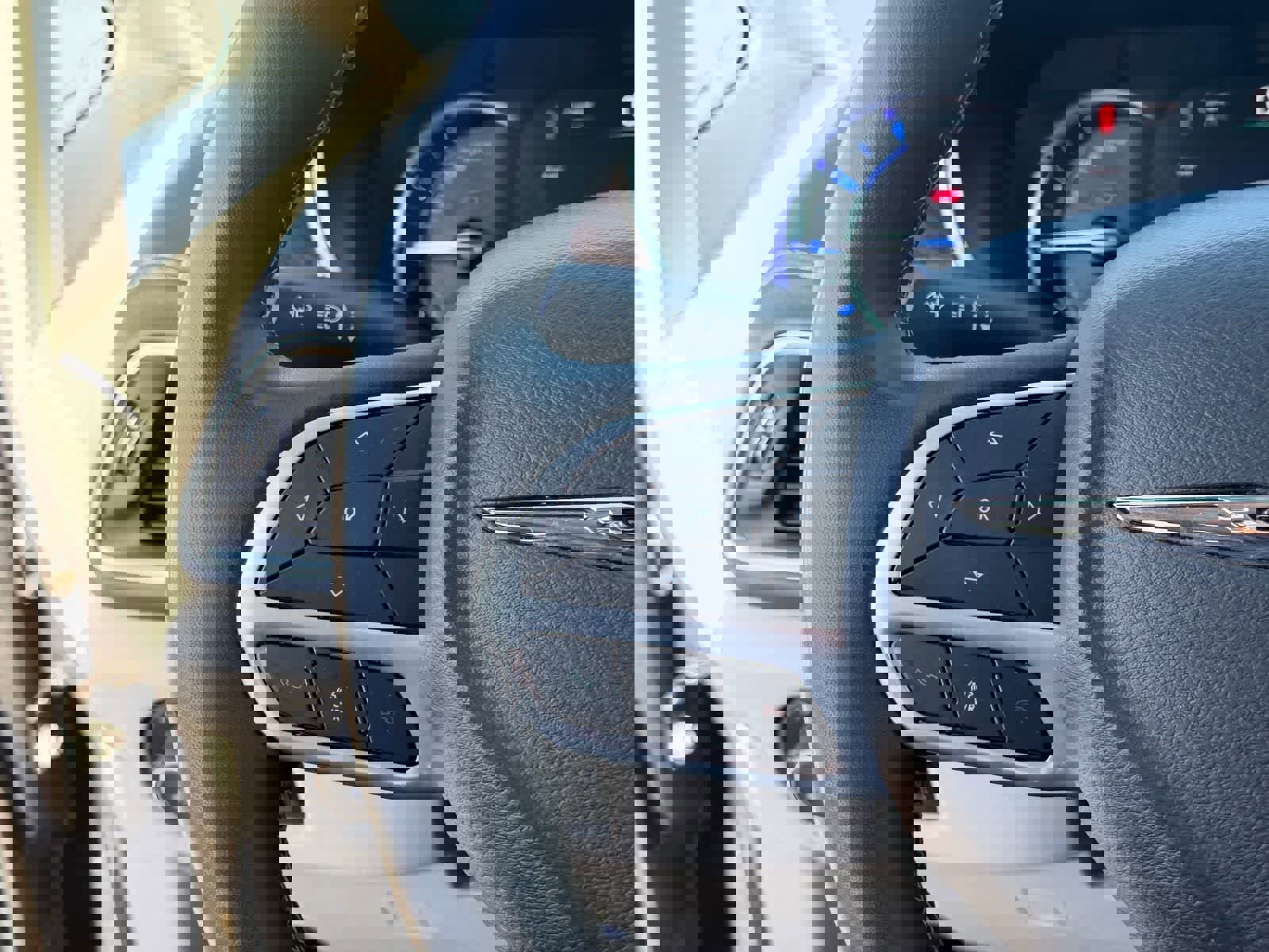 Used 2023 Chrysler Pacifica Limited image 15