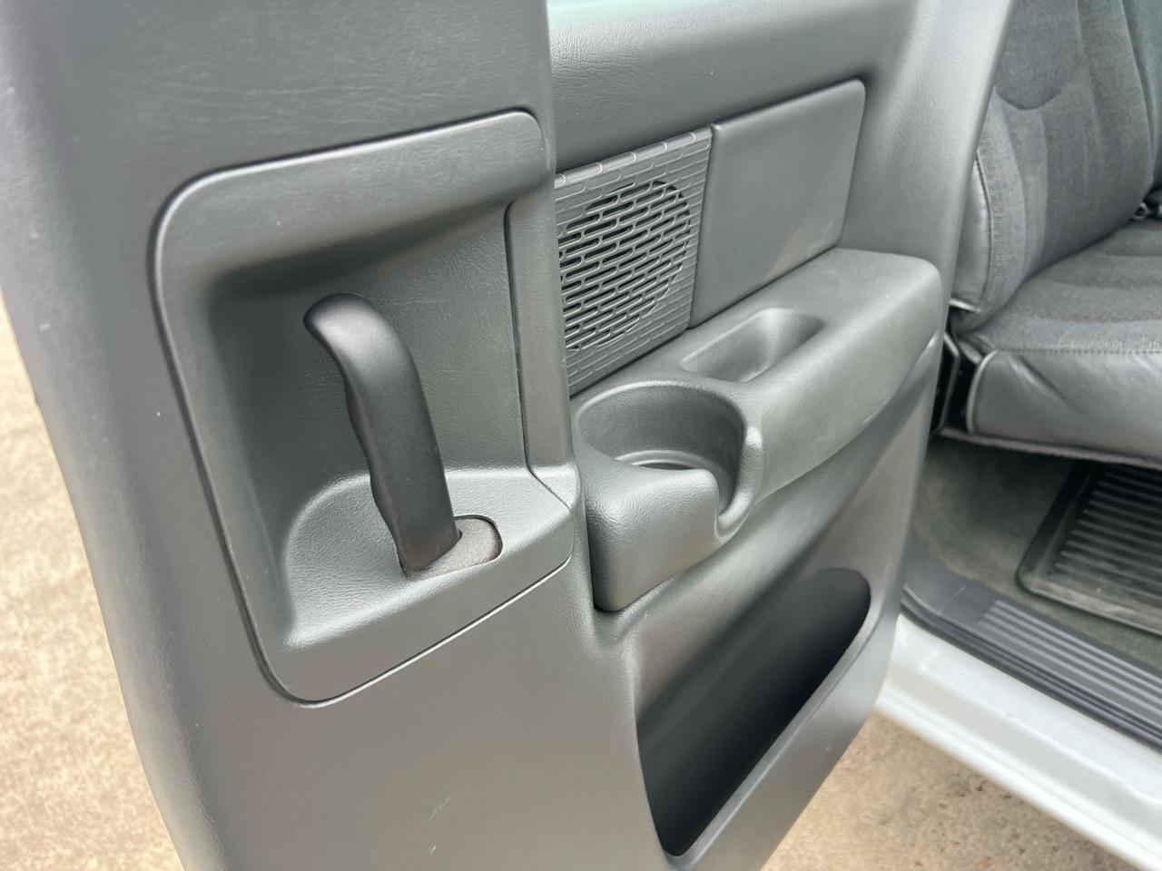 Used 2003 GMC Sierra 1500 2WD Extended Cab w/ Exterior Appearance Package image 32