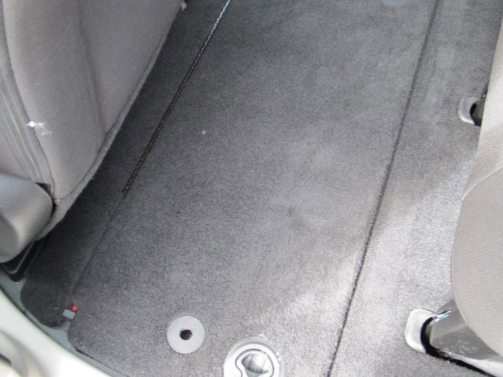 Used 2023 Chrysler Voyager LX image 30