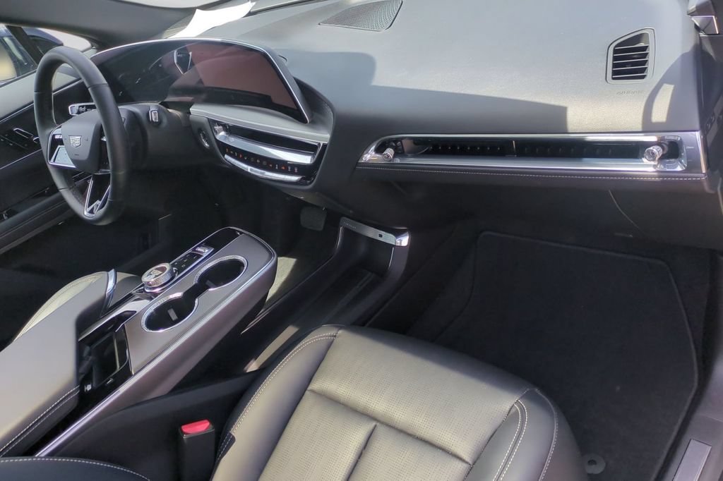 Certified 2024 Cadillac Lyriq Sport RWD image 29
