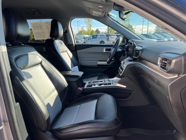 Used 2024 Ford Explorer XLT w/ Equipment Group 202A AWD/4WD image 12