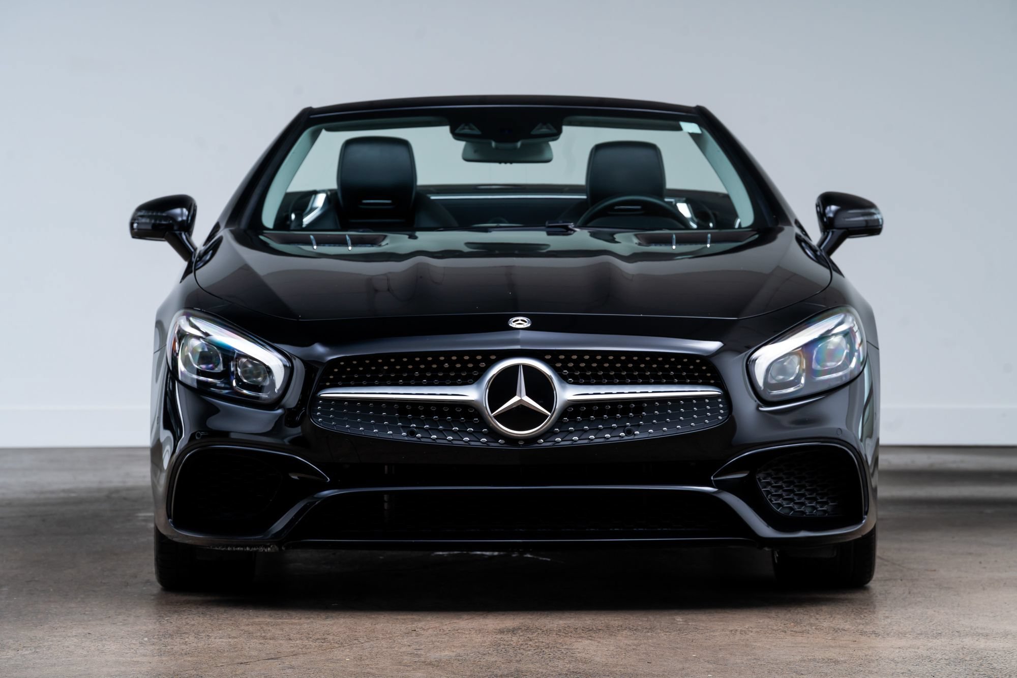 Used 2019 Mercedes-Benz SL 550 image 2