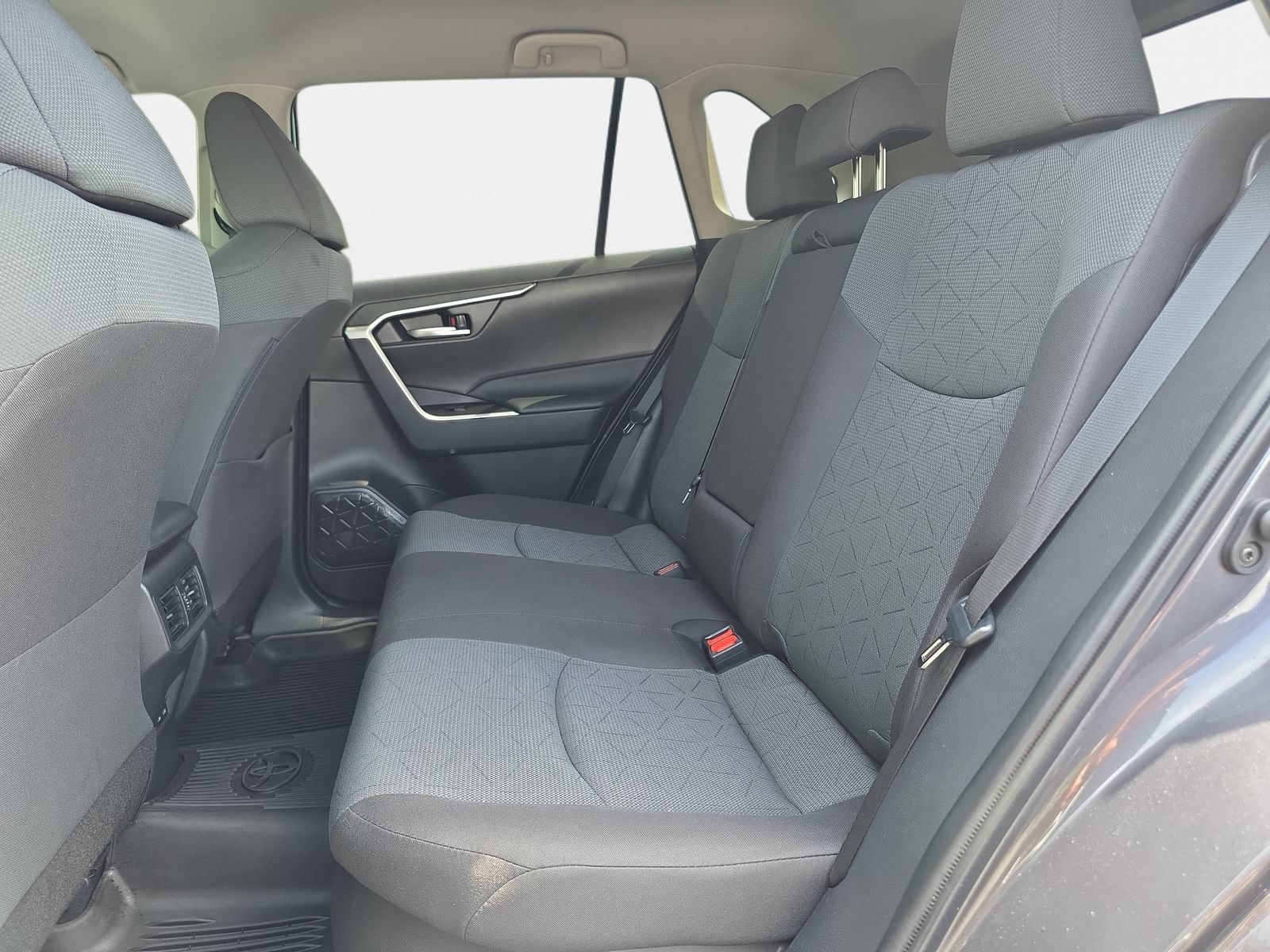 Used 2025 Toyota RAV4 XLE AWD/4WD image 13