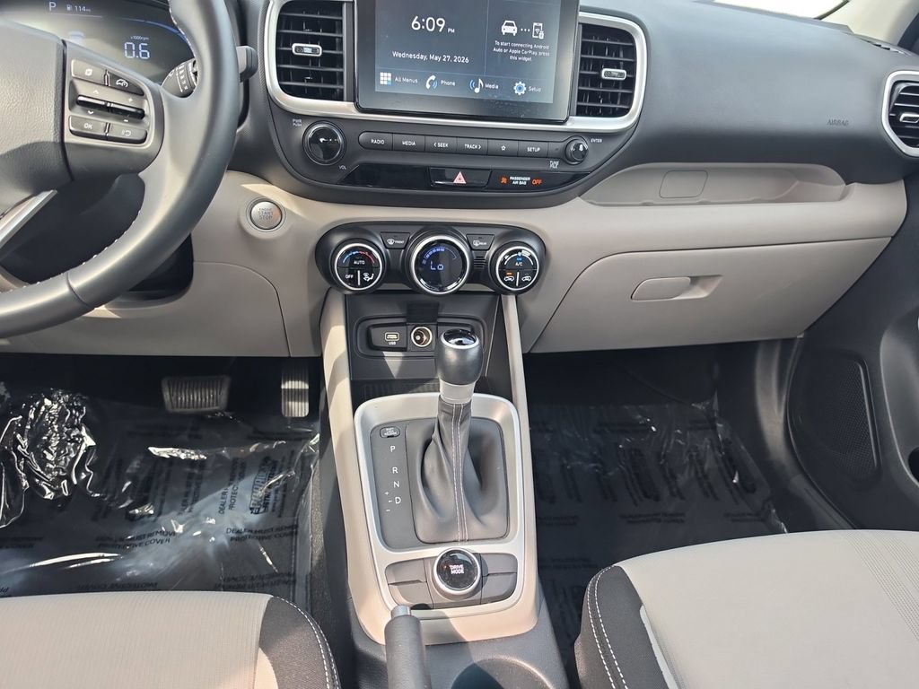 Certified 2024 Hyundai Venue SEL FWD image 14