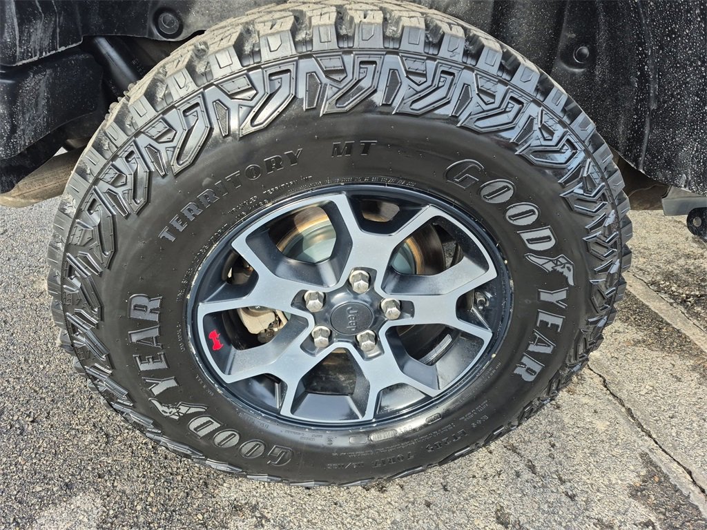 Used 2019 Jeep Wrangler Unlimited Rubicon w/ Dual Top Group image 17