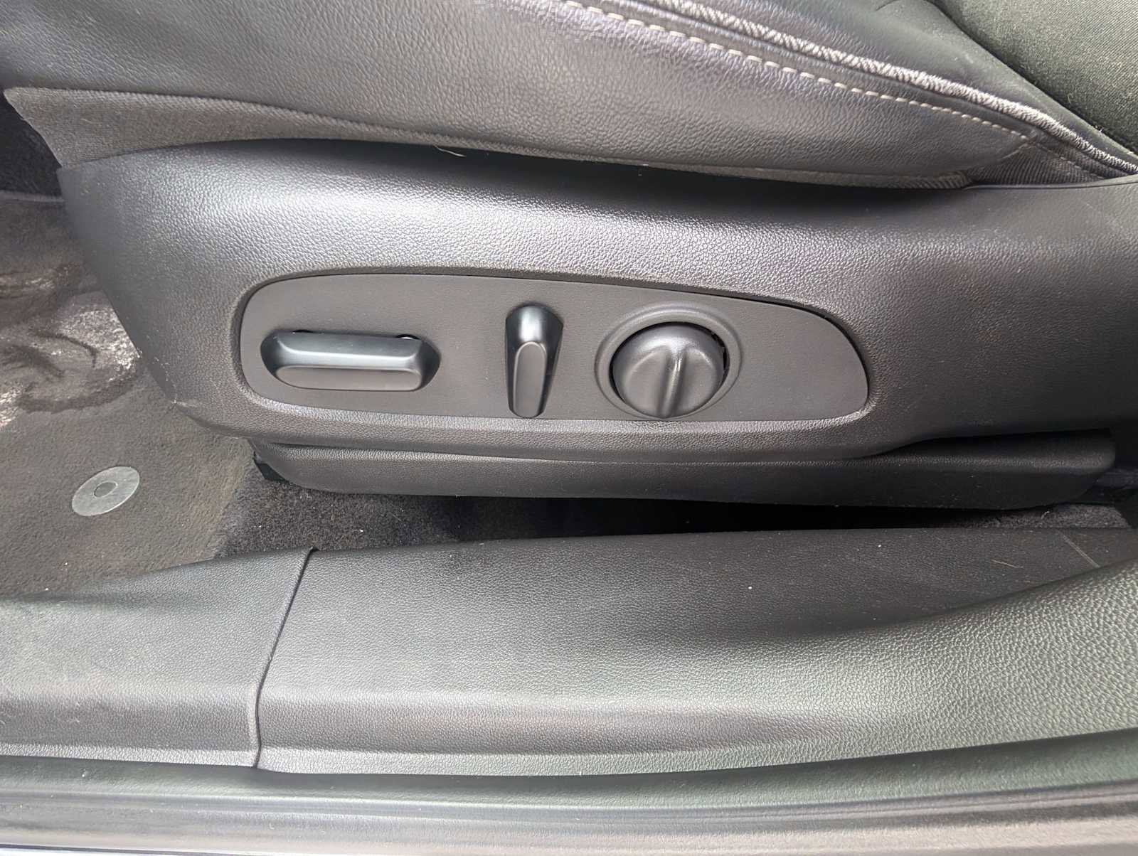 Used 2022 Buick Encore GX Select w/ Sport Touring Package image 10