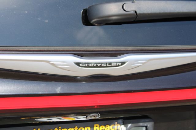 Used 2024 Chrysler Pacifica Limited FWD image 8