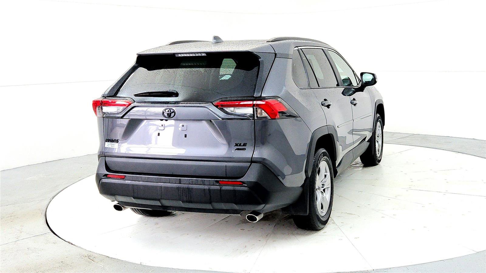 Used 2025 Toyota RAV4 XLE w/ Convenience Package image 5