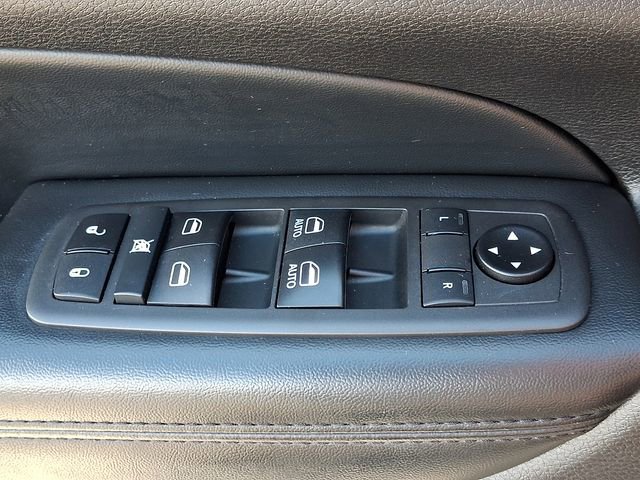 Used 2021 Jeep Grand Cherokee Laredo X image 25