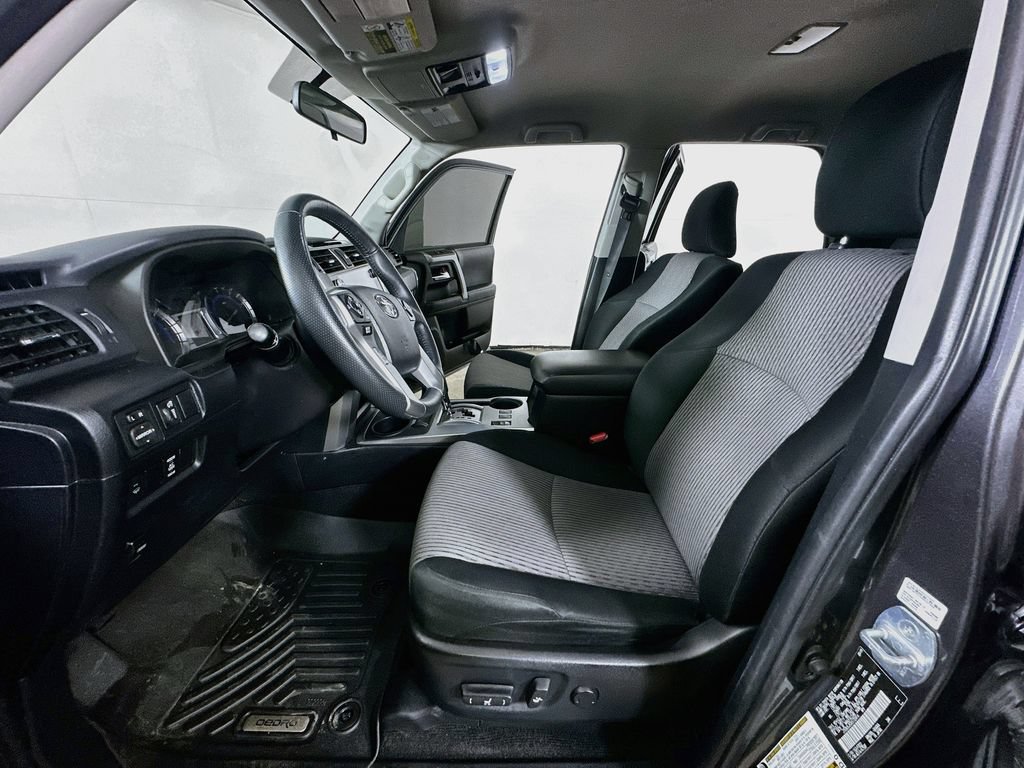Used 2019 Toyota 4Runner SR5 AWD/4WD image 15