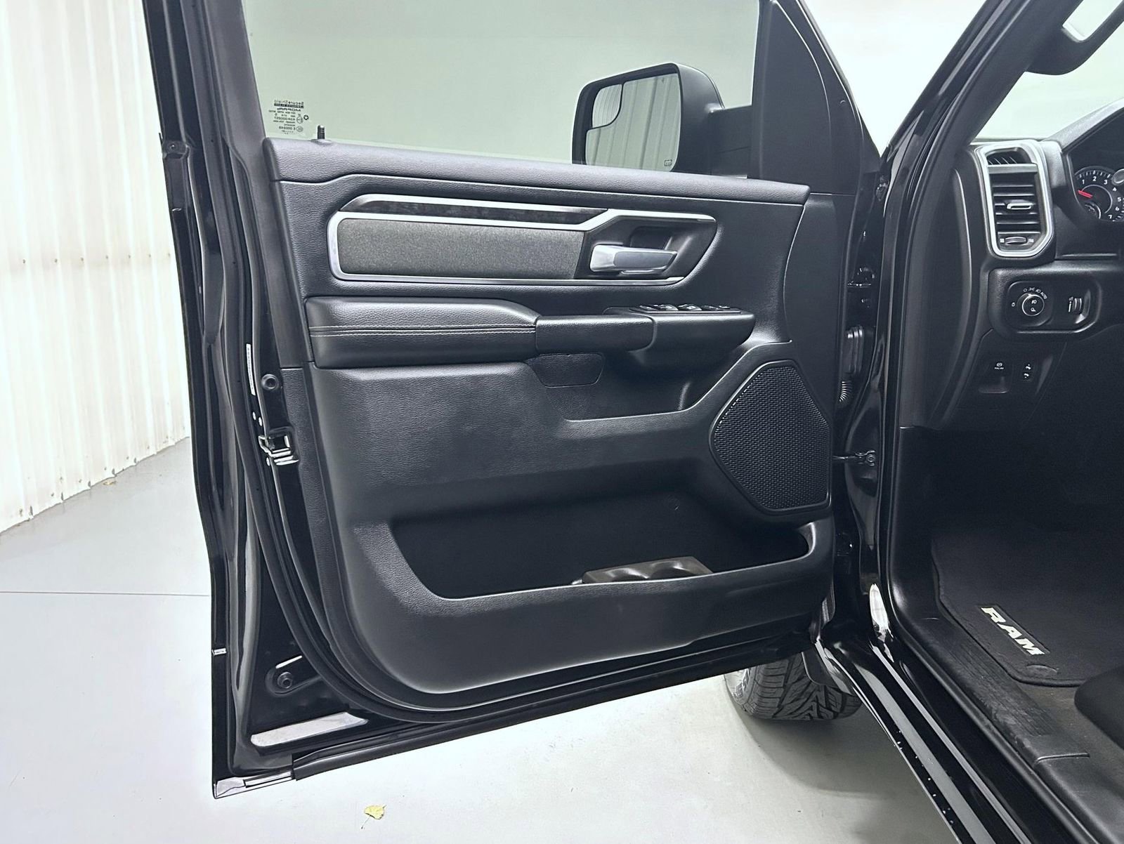 Used 2021 RAM 1500 Big Horn image 9