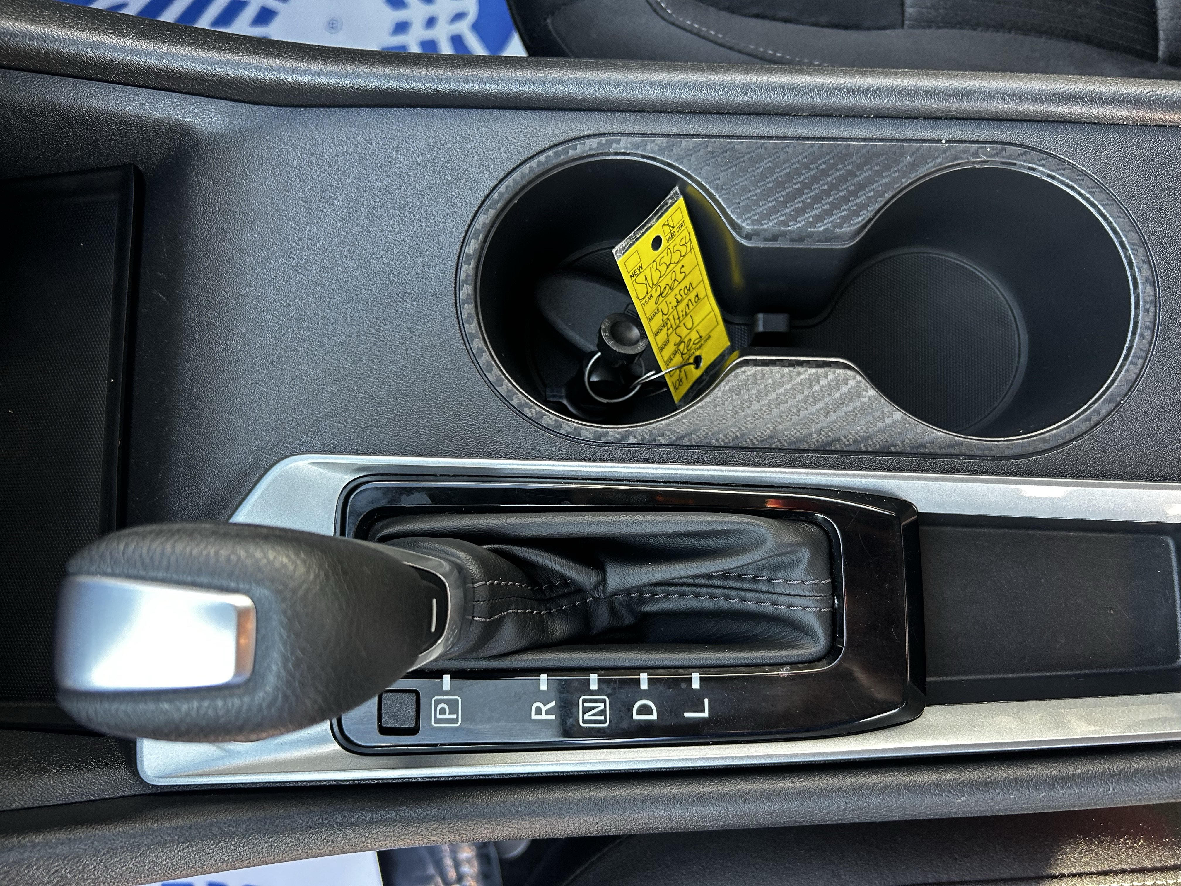 Used 2025 Nissan Altima 2.5 SV FWD image 13