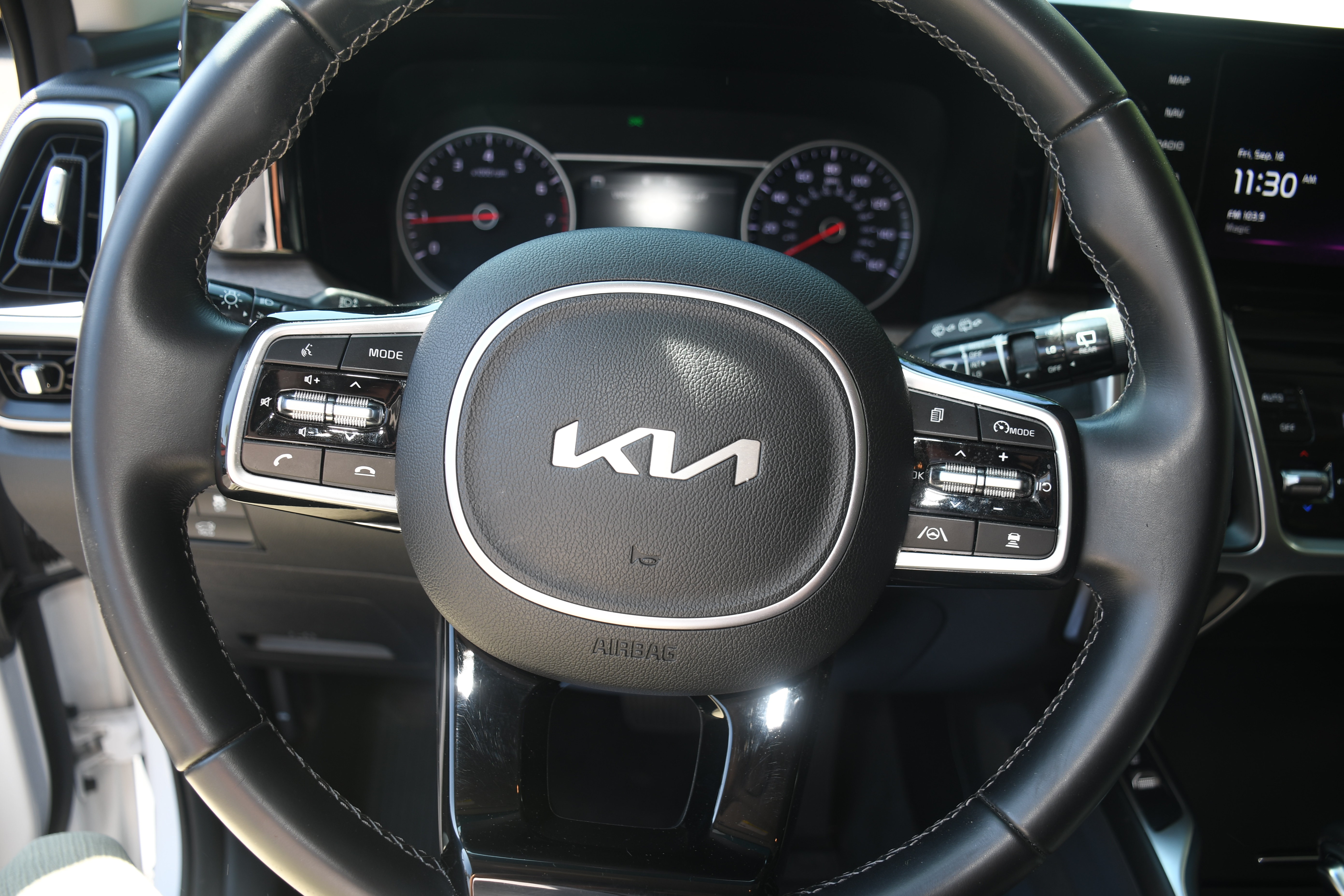 Used 2022 Kia Sorento EX FWD image 12