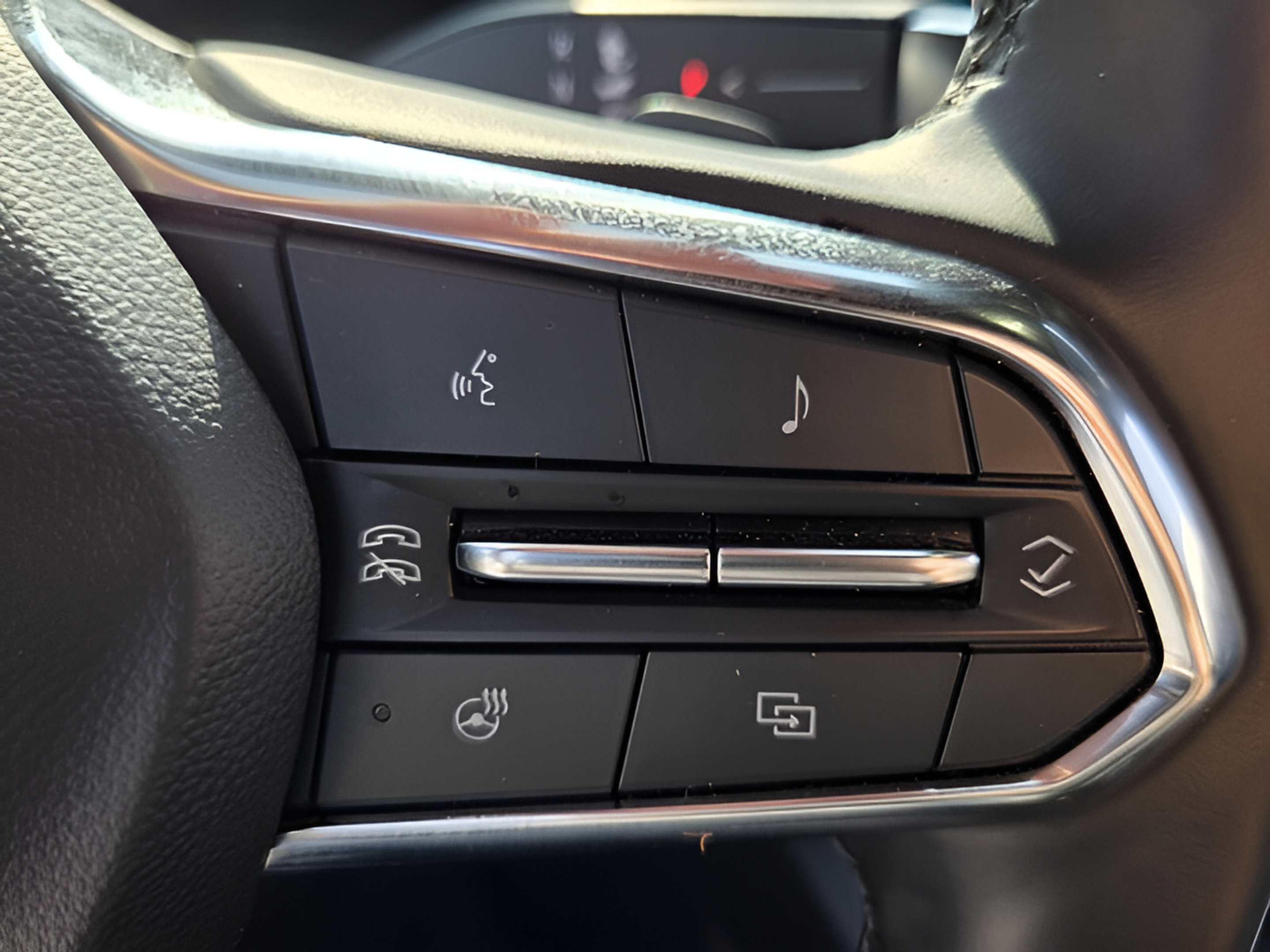Used 2025 Chevrolet Equinox LT w/ Convenience Package II AWD/4WD image 25