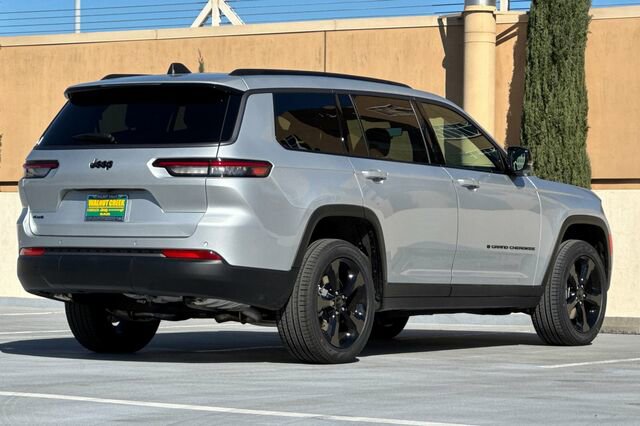 New 2026 Jeep Grand Cherokee L Limited AWD/4WD image 4
