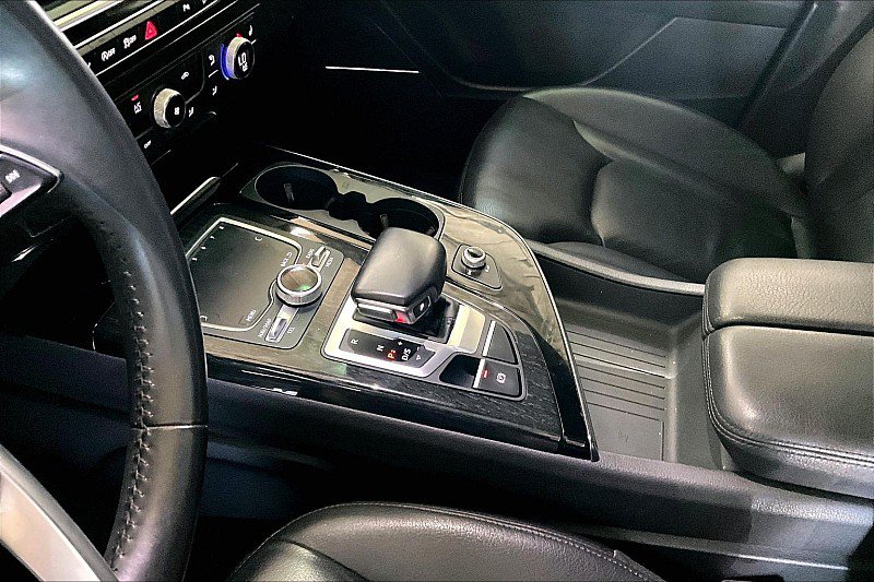 Used 2018 Audi Q7 3.0T Premium Plus w/ Premium Plus Package AWD/4WD image 12