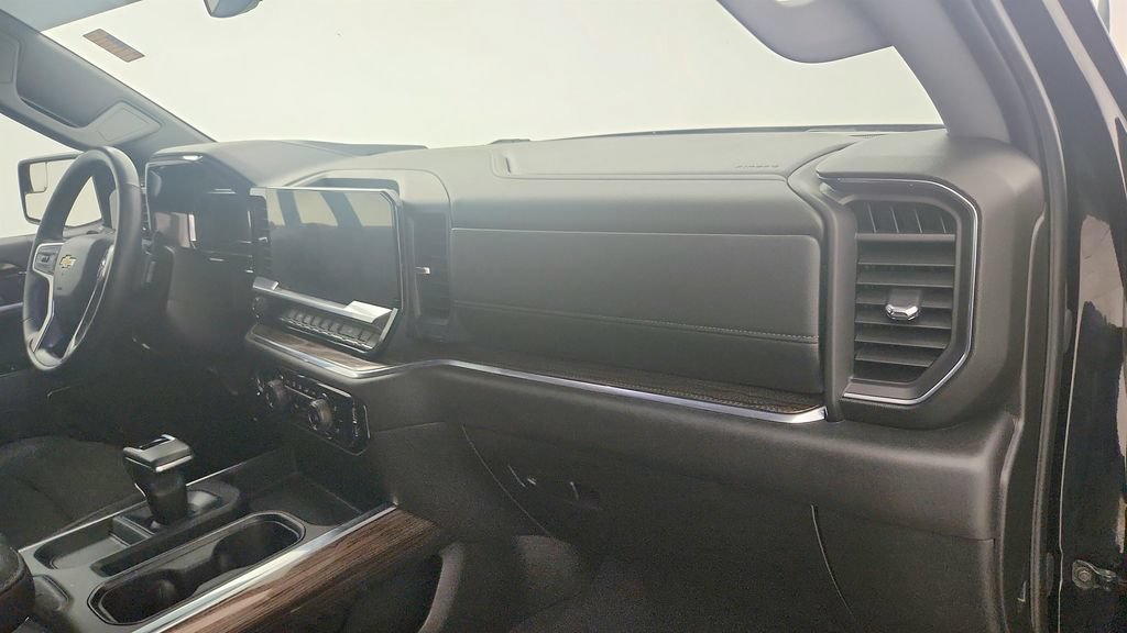 Used 2024 Chevrolet Silverado 1500 LT RWD image 29