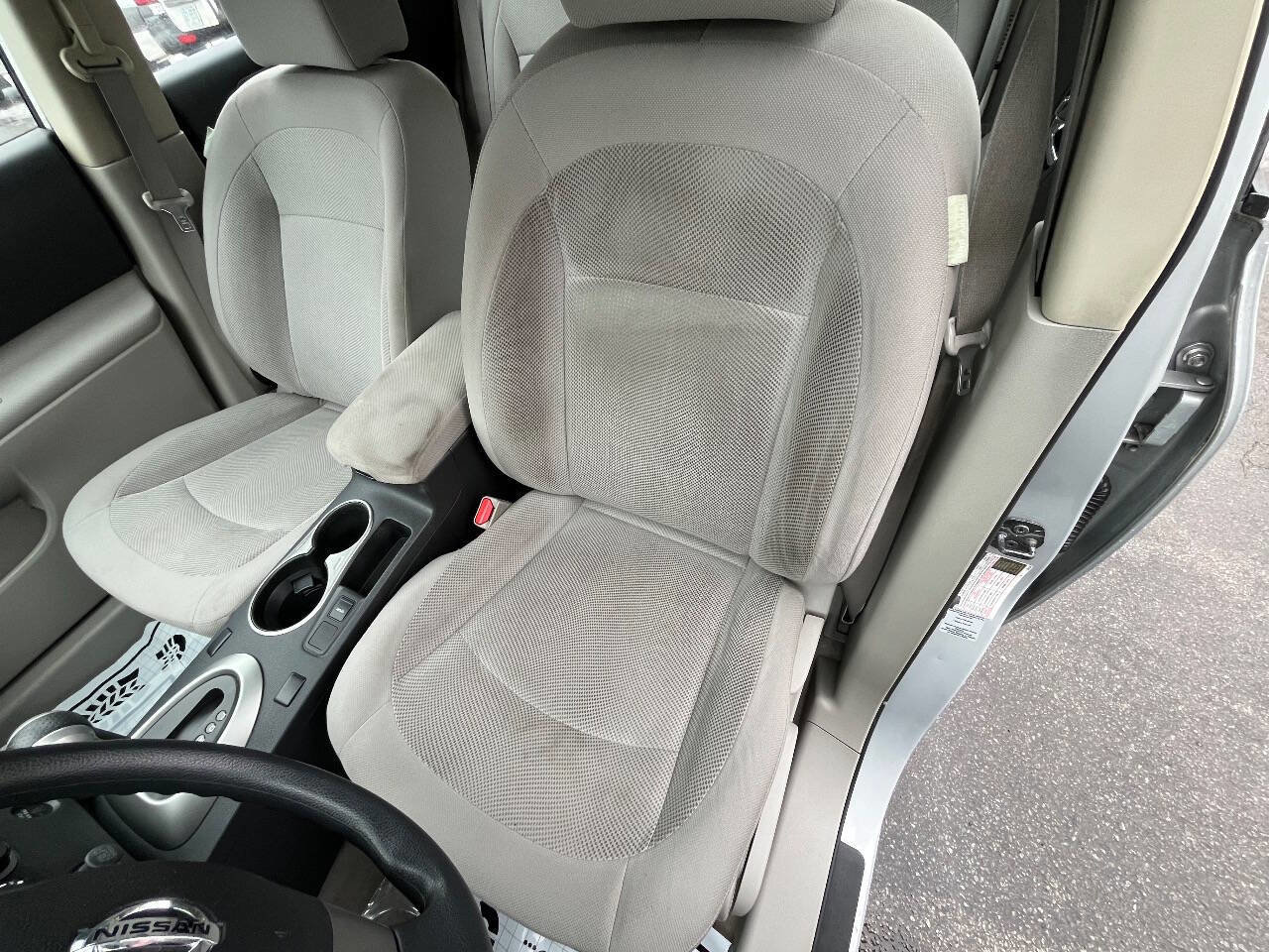 Used 2014 Nissan Rogue S image 10