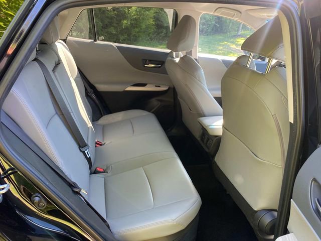 Used 2024 Toyota Venza XLE AWD/4WD image 33