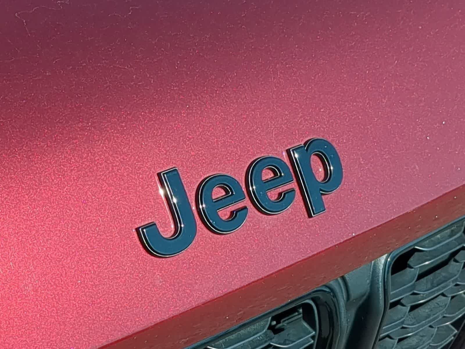 Certified 2023 Jeep Grand Cherokee L Laredo AWD/4WD image 12