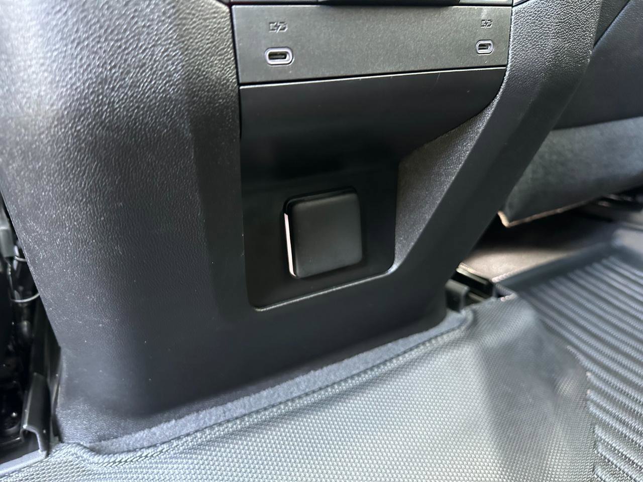 Used 2025 Chevrolet Tahoe Z71 w/ Comfort Package image 22