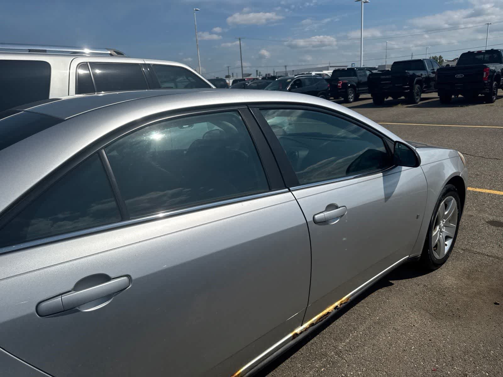 Used 2009 Pontiac G6 Sedan w/ Sun And Sound Package FWD image 11