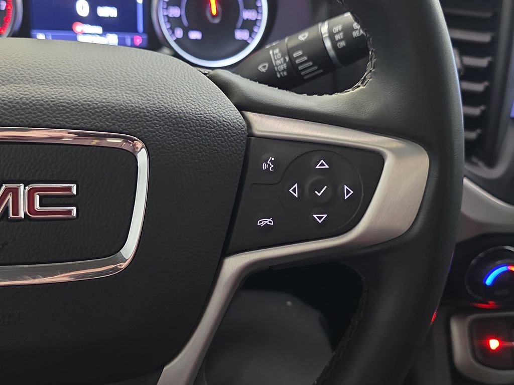 Used 2023 GMC Acadia SLT AWD/4WD image 17