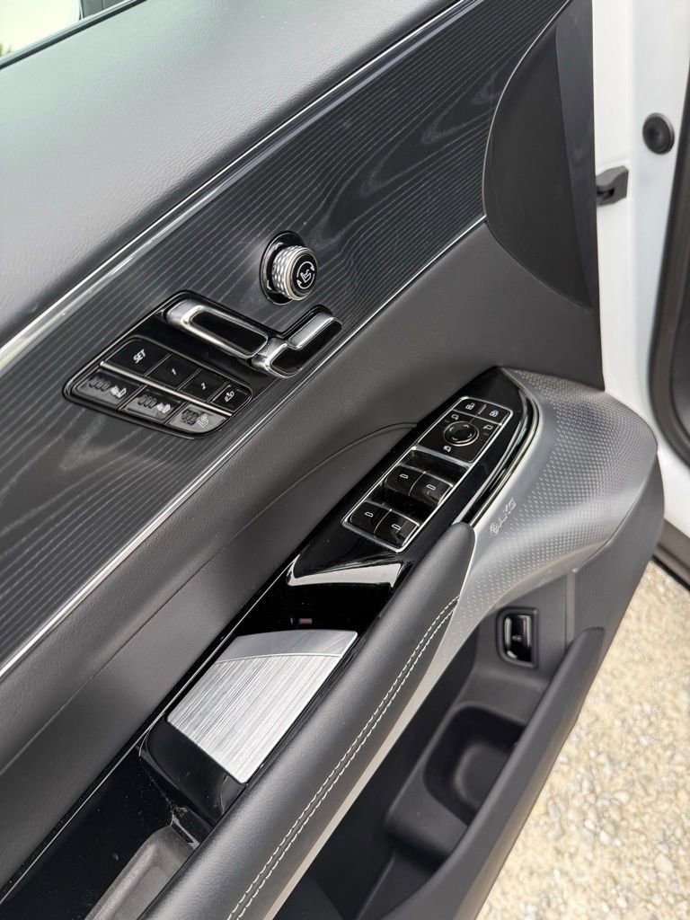 Certified 2024 Cadillac Lyriq Luxury w/ LPO, Floor Liner Package AWD/4WD image 25