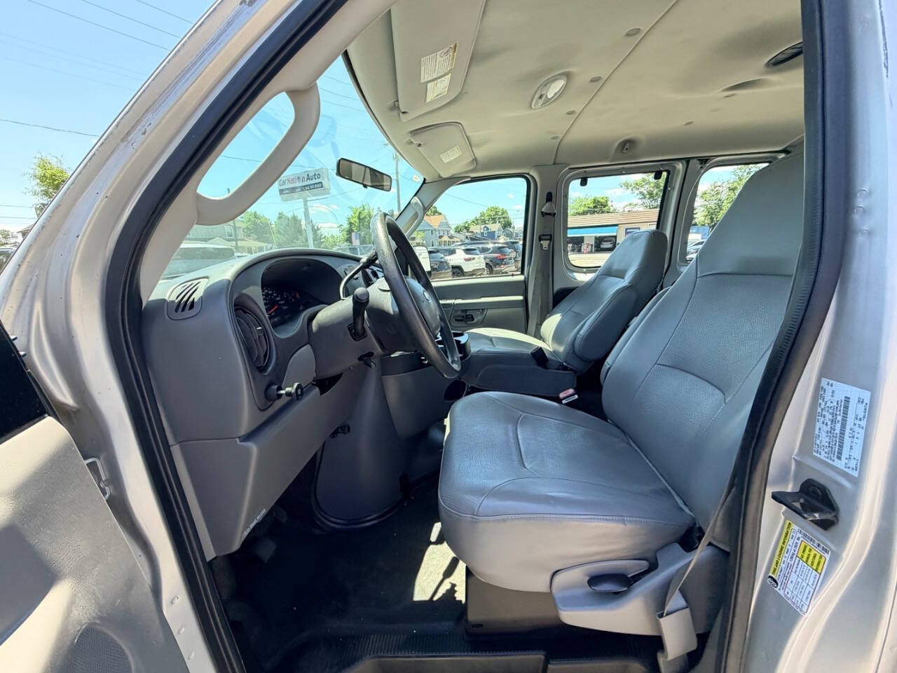 Used 2006 Ford E-350 and Econoline 350 XL RWD image 30